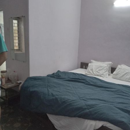 Kapil Traders Bed & Breakfast Ню Делхи Екстериор снимка